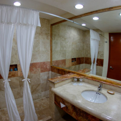 Bathroom-1-bedrooms-Suite-Plaza-Pelicanos-Grand-Beach-Resort-Puerto-Vallarta