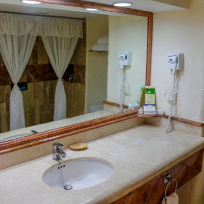 Bathroom-2-bedrooms-Suite-Plaza-Pelicanos-Grand-Beach-Resort-Puerto-Vallarta